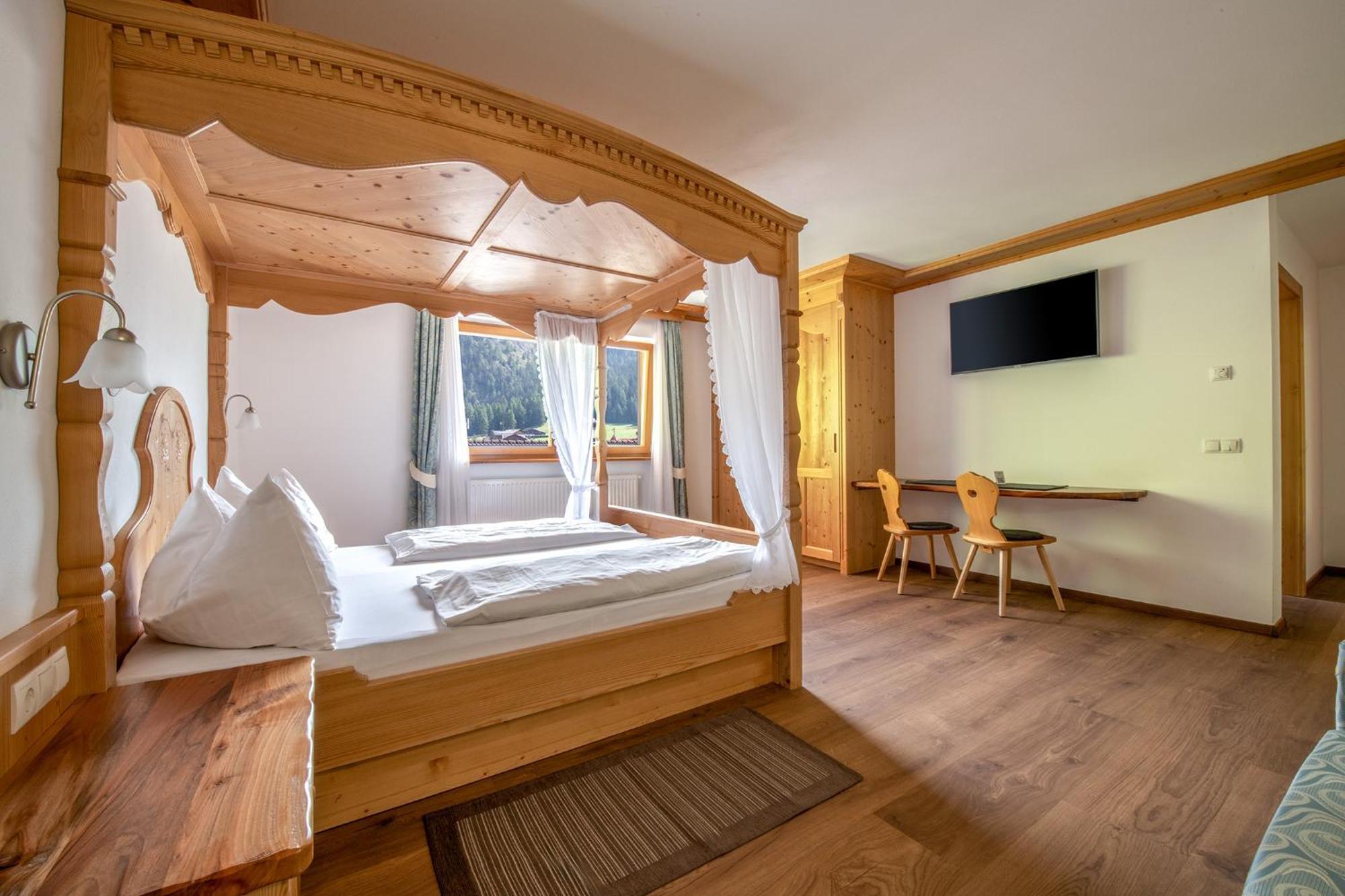 Apartments Sunela Sëlva di Val Gardena Eksteriør billede