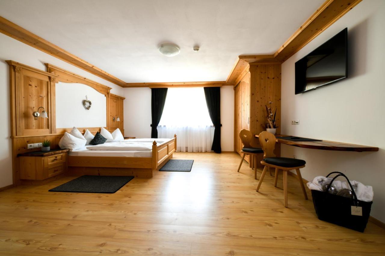 Apartments Sunela Sëlva di Val Gardena Eksteriør billede